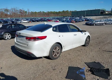 2016 Kia Optima Lx z USA, uszkodzony, nr VIN 5XXGT4L34GG019100